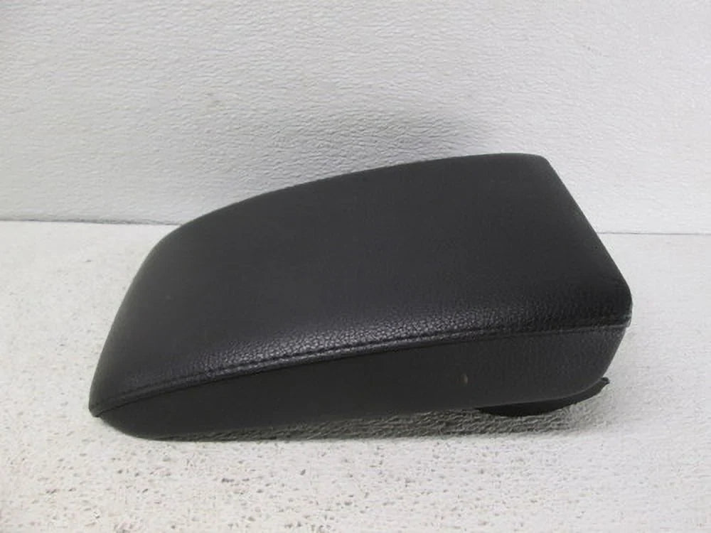Pre-Owned 2010 Volkswagen Jetta Interior Black Leather Center Console Lid   (Good)