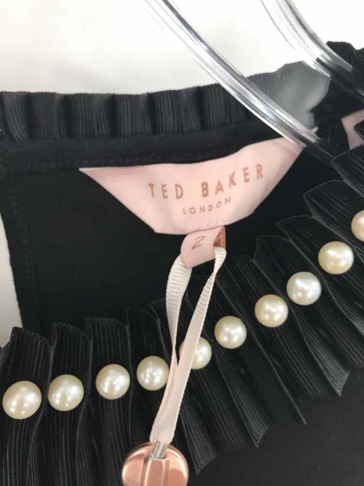 Pre-Owned Ted Baker Black Size 6 Blouse