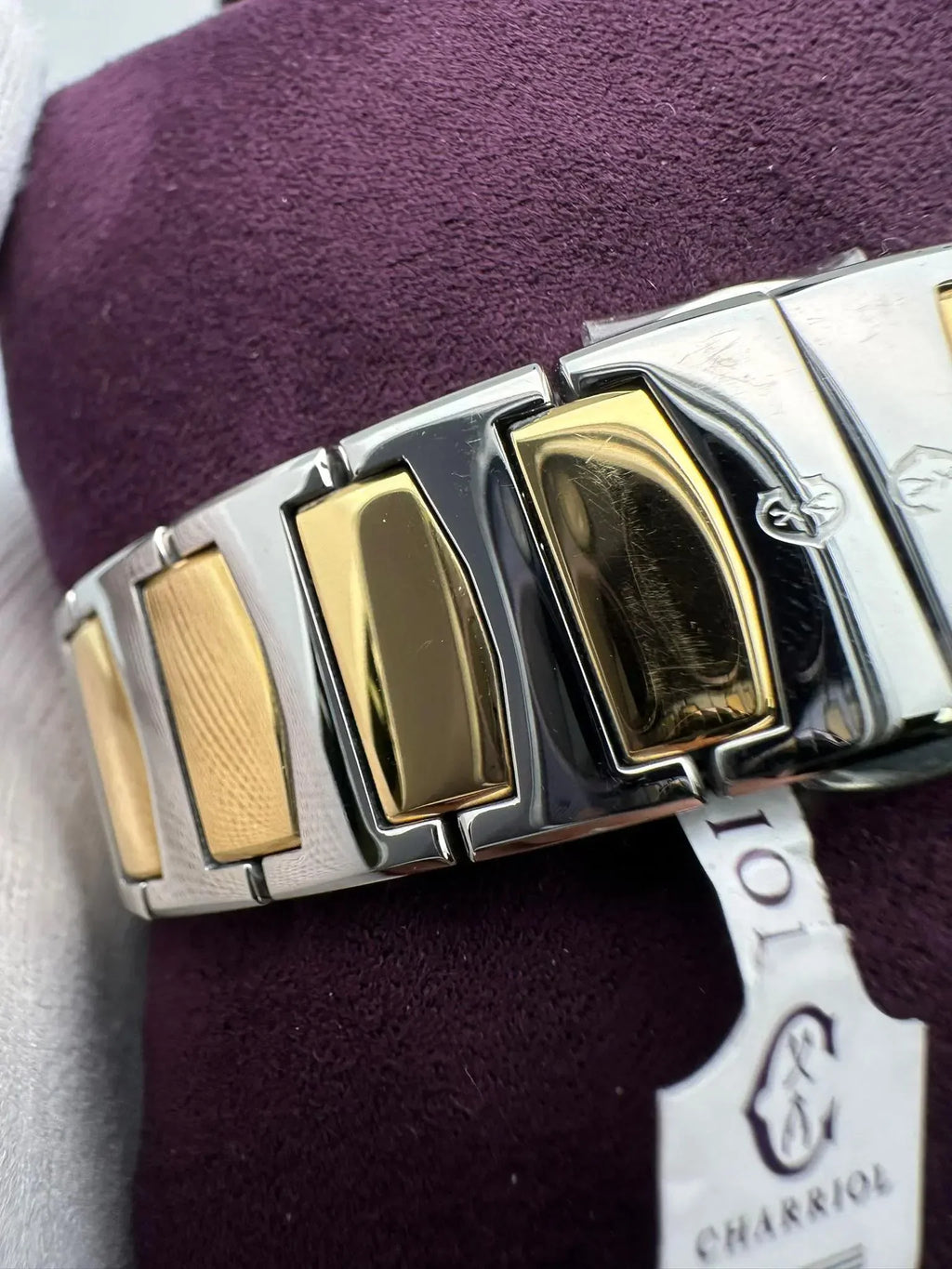 New with defects Charriol Parisii 0.40cttw Quartz Ladies Watch .921.001