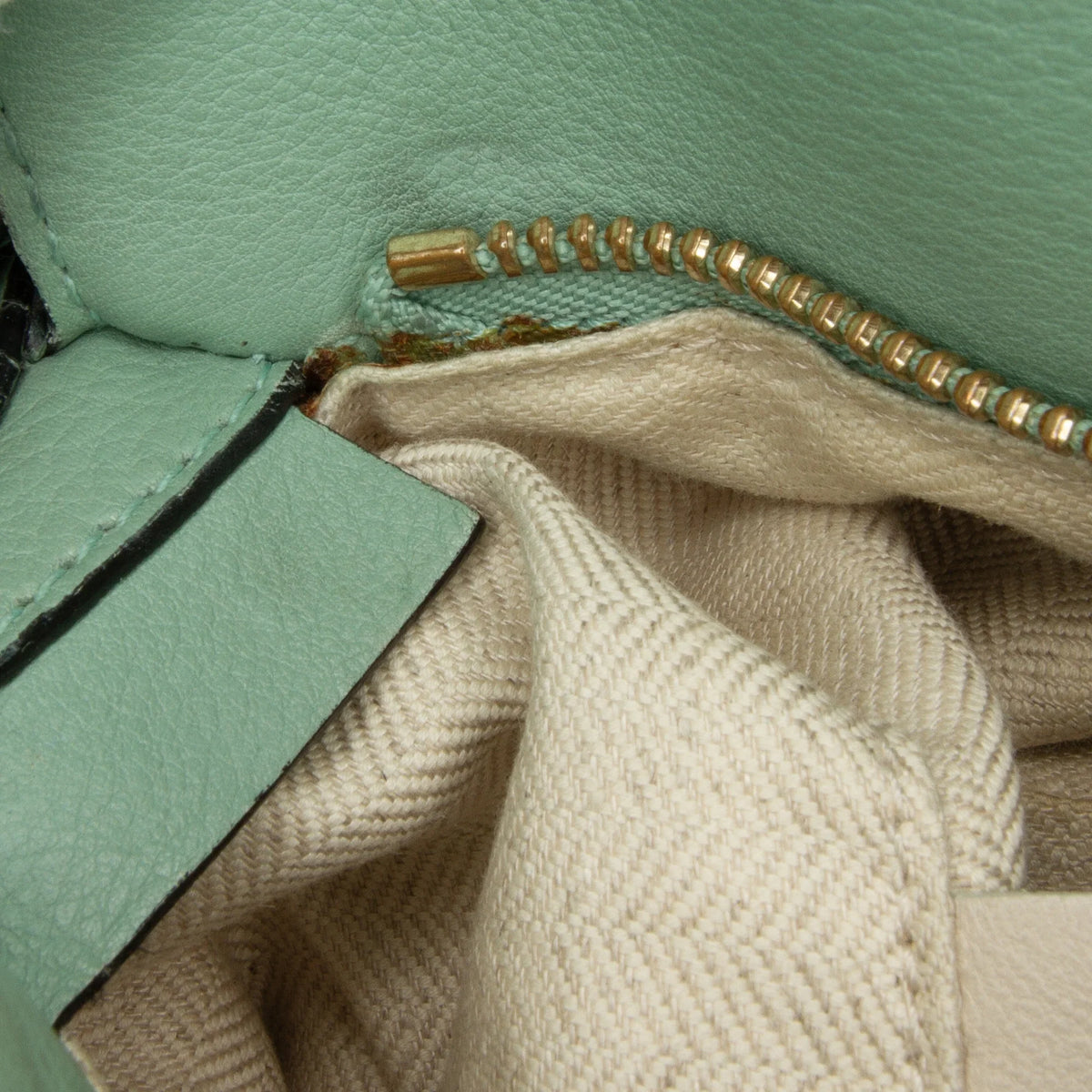 Pre-Owned Authenticated  Medium Puzzle Satchel Calf Leather Green Unisex (Good)