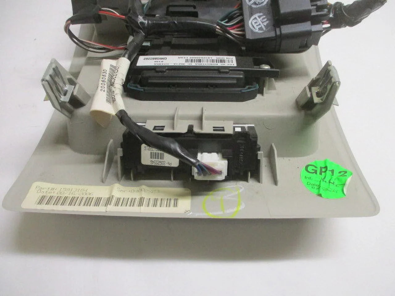 Pre-Owned 07 08 09  Yukon Overhead Roof Console w/Homelink & Sunroof   (Good)
