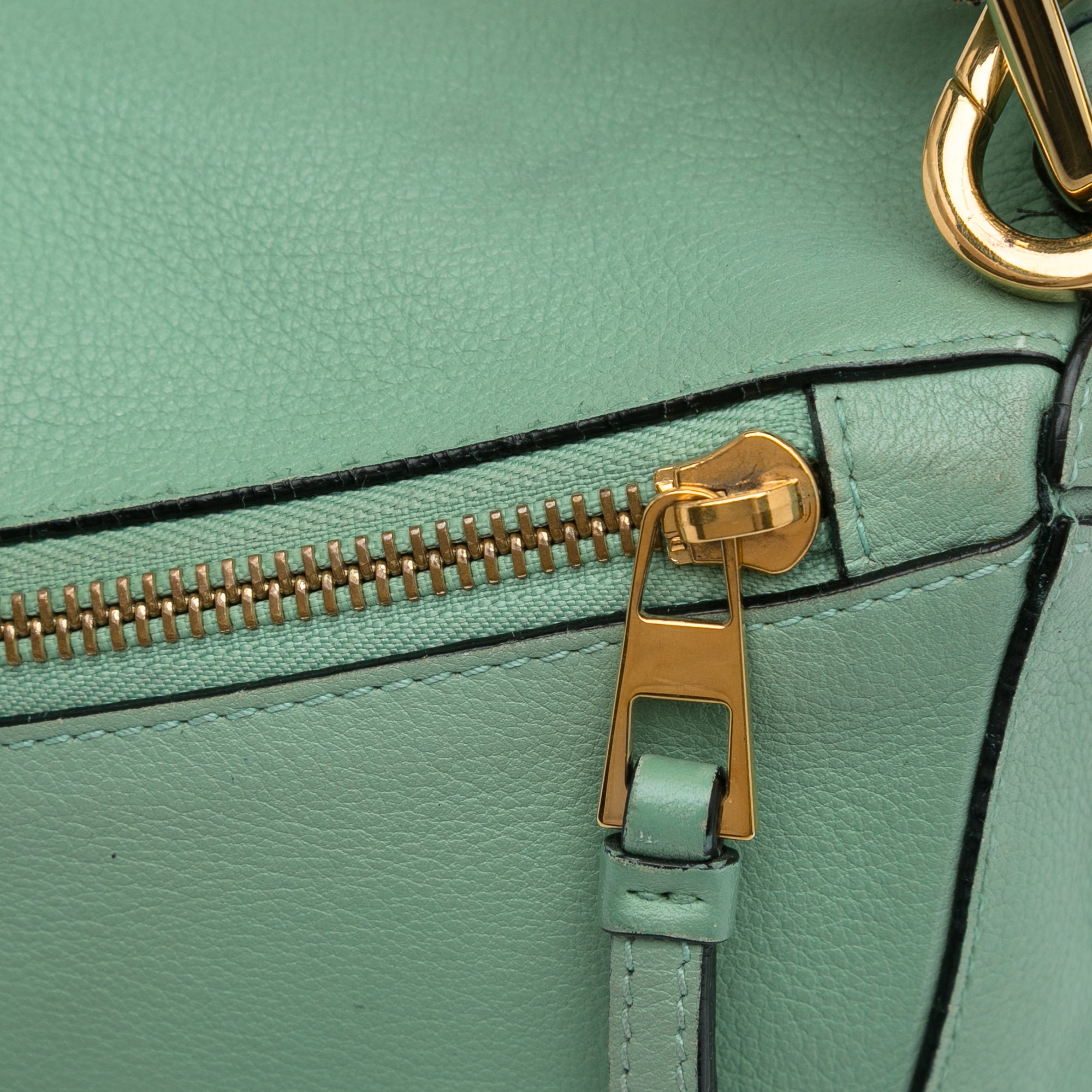 Pre-Owned Authenticated  Medium Puzzle Satchel Calf Leather Green Unisex (Good)